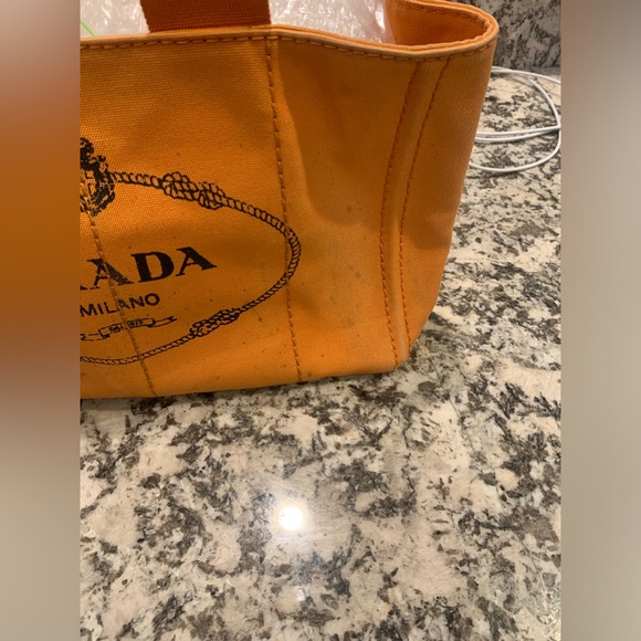 Large Prada Orange Canapa - Picture 4 of 12